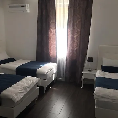 מלון International 3*